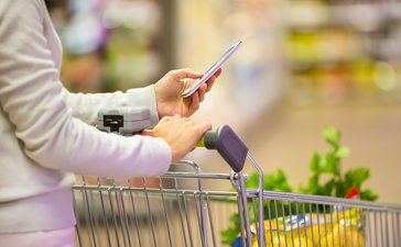 Polacy coraz więcej spożywają online