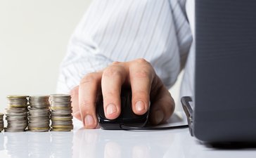 Polski rynek reklamowy 1,2 proc. w górę. Zyskują internet i kina, telewizja traci przez malejącą oglądalność