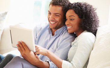 V březnu rostla návštěvnost kategorií Bydlení a Rodičovství