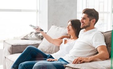 Consumers in 2018: watching TV with smartphone in hand