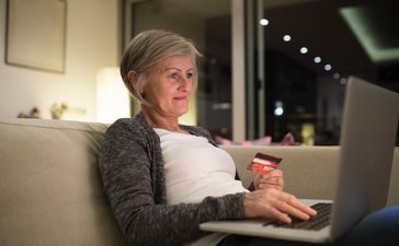 Interneta veikali aktuāli arī gados vecākiem cilvēkiem