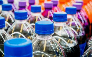 Ukraina: letnia ofensywa reklamowa napojów słodzonych