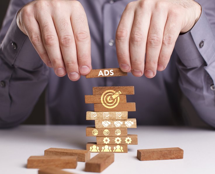 Kto najczęściej klika w internetowe reklamy?