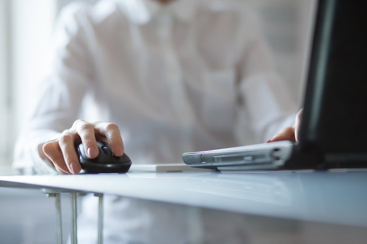 Which adverts do internet users click on most often?