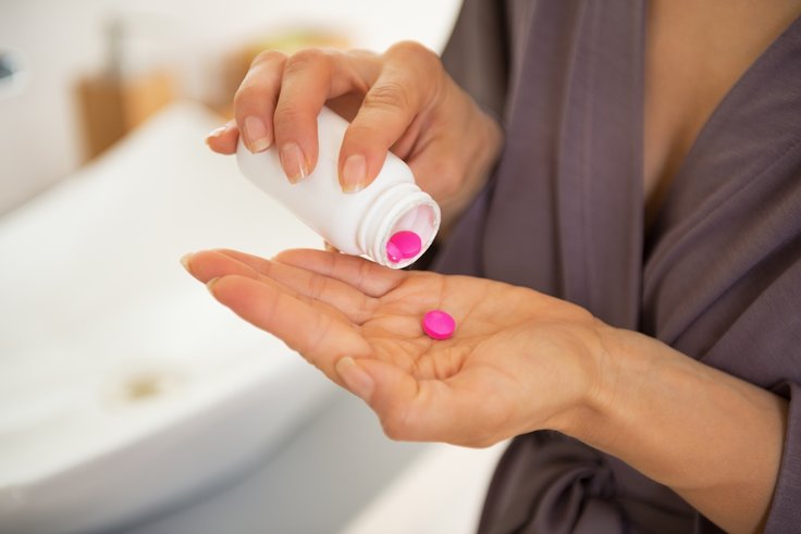 Poles shopping at online pharmacies