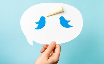 Twitter.com less popular at weekends