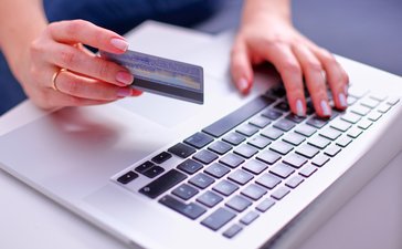 Amazon najpopularniejszy w listopadzie