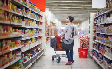 Biedronka kontra Lidl. Kto odwiedza strony WWW dyskontów?