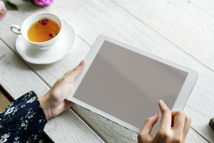 Darba dienu vakaros un brīvdienu rītos interneta pārlūkošanai aktīvāk lieto planšetdatorus