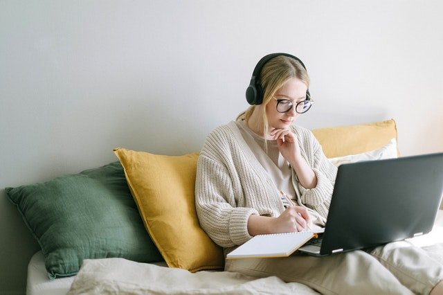 Online shopping in Estonia: most of the purchases are made in the evenings