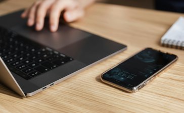 pexels-karola-g-4195503