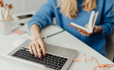 pexels-karola-g-5908748