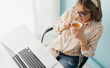 pexels-karola-g-7320747