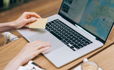 pexels-leeloothefirst-8938679