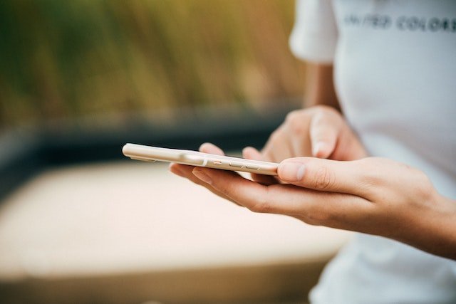 Ceturtdaļai aptaujāto iepirkšanās no mobilajām ierīcēm šķiet neērta