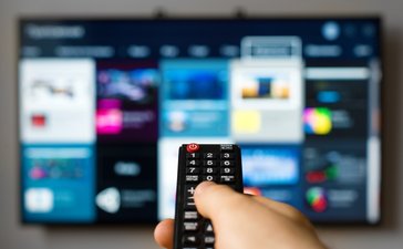 MOC-no o zmianach w panelu – nowości w badaniach telewizji poza domem realizowanych przez Gemius oraz w domu prowadzonych przez Nielsen w 2024 r.